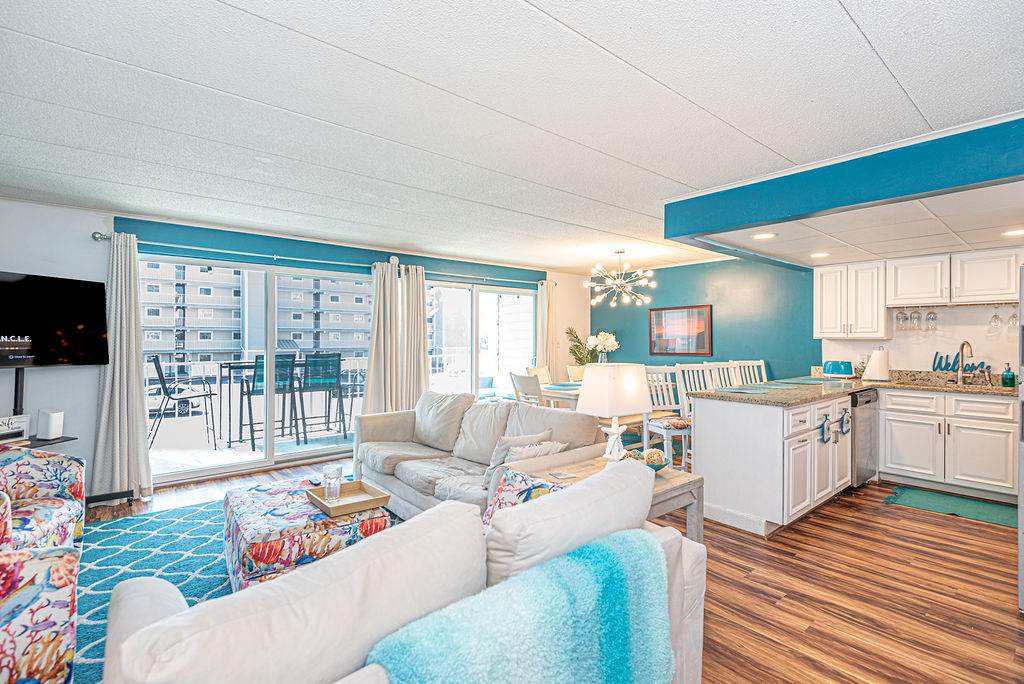 Open living room with bay-view balcony
